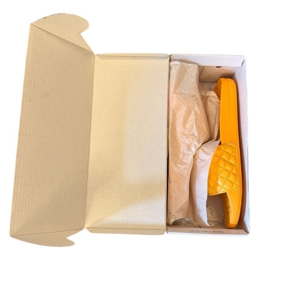 APL Sandals Vibrant Comfort in Mango Men’s Size 10
